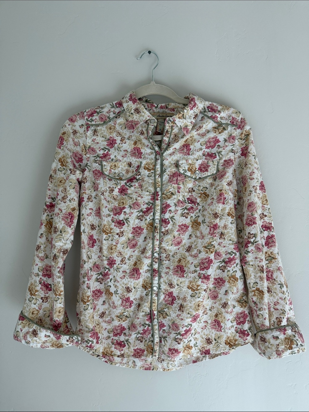 American Rag Cie Floral Western Roper Shirt. Pearl Snaps. Women’s Medium.